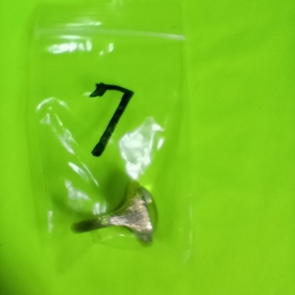 Goldtone mirror Ring textured size 7 - Picture 4 of 4